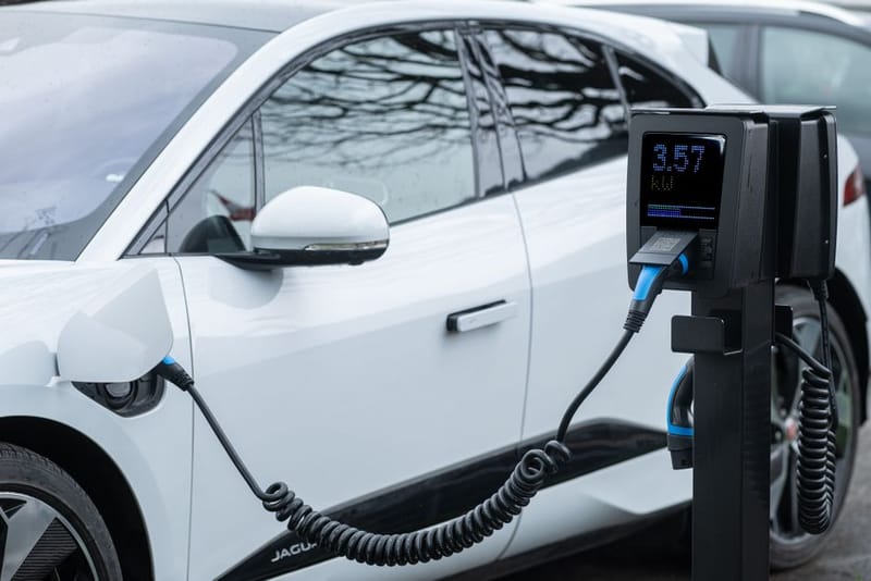 Tethered vs Untethered EV Chargers: 2026 UK Guide