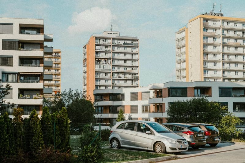 EV Charging in Flats and Leasehold Homes (UK 2026)